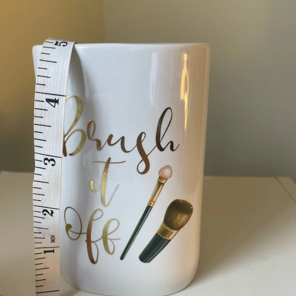 Brush it off makeup brush holder